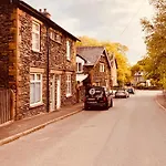 Woodland - Private Courtyard - Pet Friendly Retreat In The Heart Of * Уиндермир