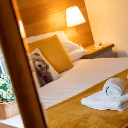 Woodland - Private Courtyard - Pet Friendly Retreat In The Heart Of Windermere