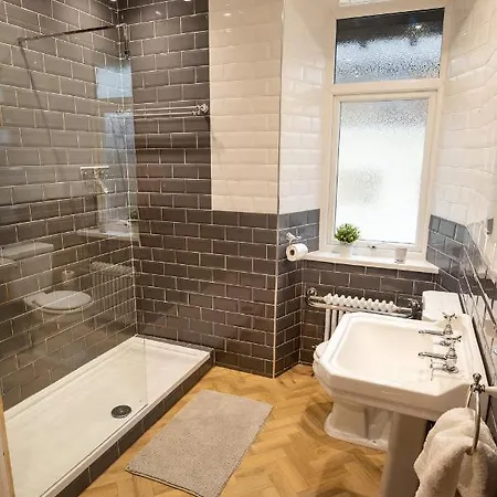 Holiday home Woodland - Private Courtyard - Pet Friendly Retreat In The Heart Of Windermere