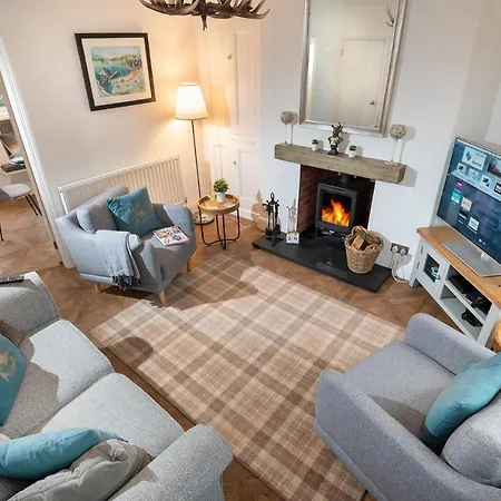 Woodland - Private Courtyard - Pet Friendly Retreat In The Heart Of Windermere
