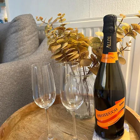 Woodland - Private Courtyard - Pet Friendly Retreat In The Heart Of Сasa de vacaciones *