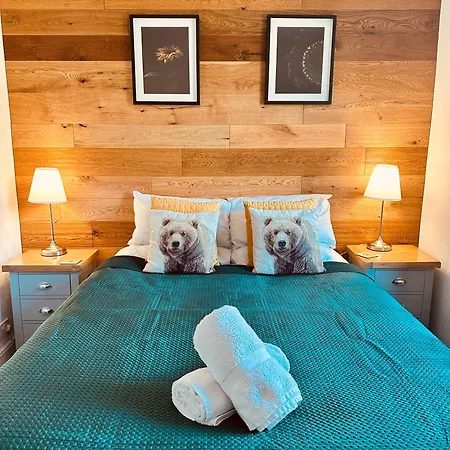 Woodland - Private Courtyard - Pet Friendly Retreat In The Heart Of Holiday home *