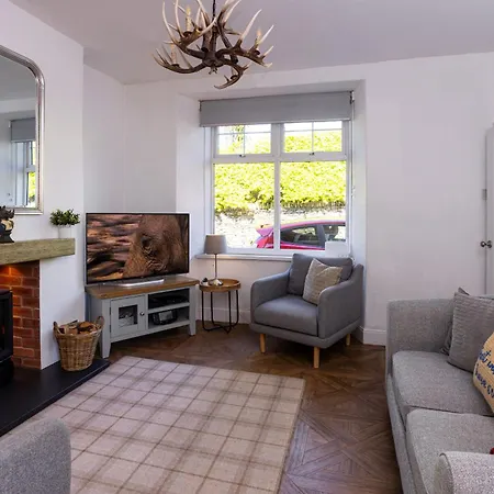 Woodland - Private Courtyard - Pet Friendly Retreat In The Heart Of 温德米尔