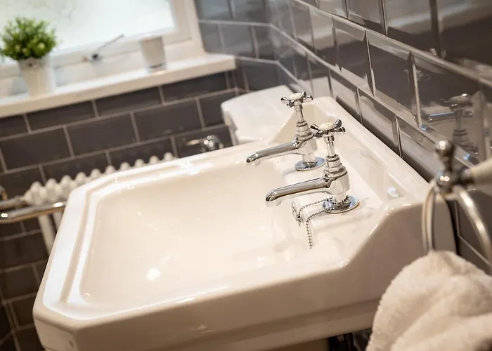 Woodland - Private Courtyard - Pet Friendly Retreat In The Heart Of بيت للعطل *