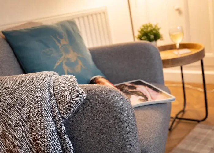 Woodland - Private Courtyard - Pet Friendly Retreat In The Heart Of * ويندرمير