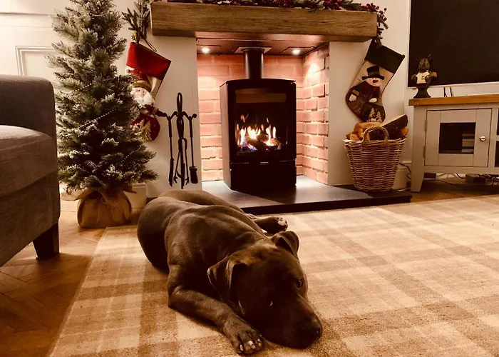 بيت للعطل Woodland - Private Courtyard - Pet Friendly Retreat In The Heart Of *