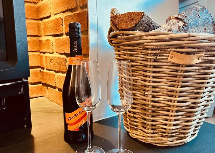 بيت للعطل Woodland - Private Courtyard - Pet Friendly Retreat In The Heart Of