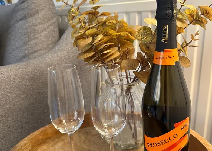 Woodland - Private Courtyard - Pet Friendly Retreat In The Heart Of بيت للعطل *